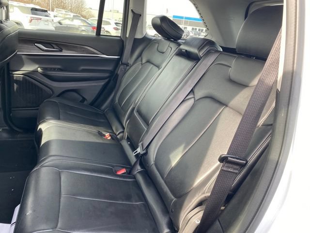 Used 2023 Jeep Grand Cherokee Limited AWD/4WD image 18