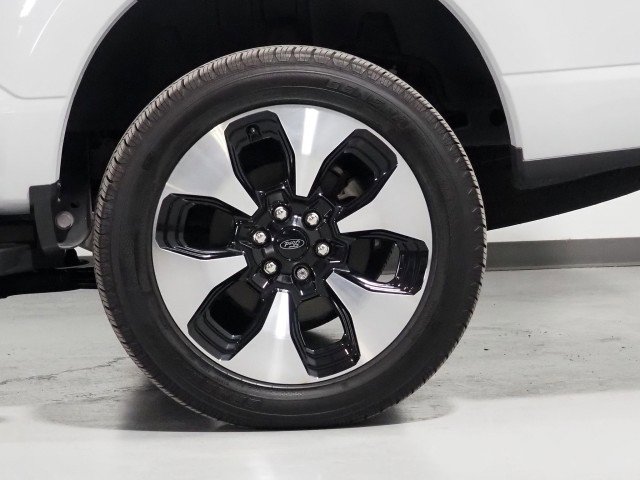 Used 2024 Ford F150 Lightning Platinum AWD/4WD image 64