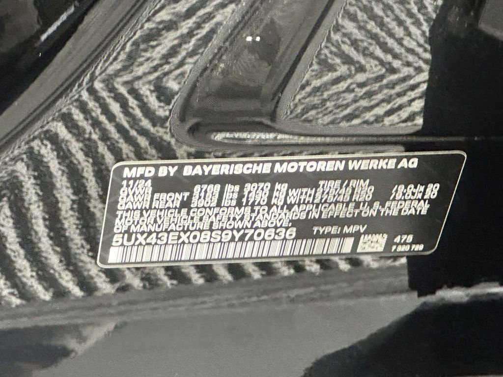 Used 2025 BMW X6 M60i w/ Parking Assistance Package image 16