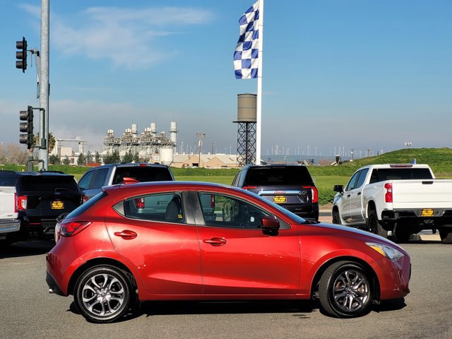 Used 2020 Toyota Yaris image 3