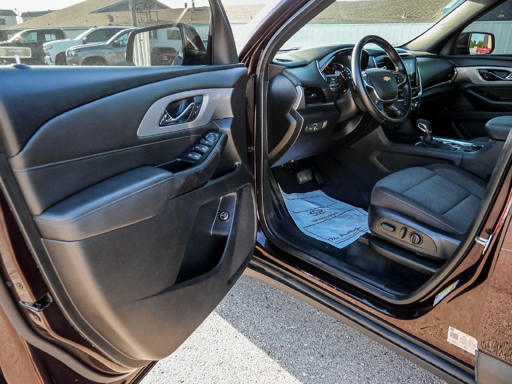 Used 2023 Chevrolet Traverse LT FWD image 30