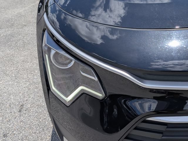 Used 2025 Kia Niro LX FWD image 9