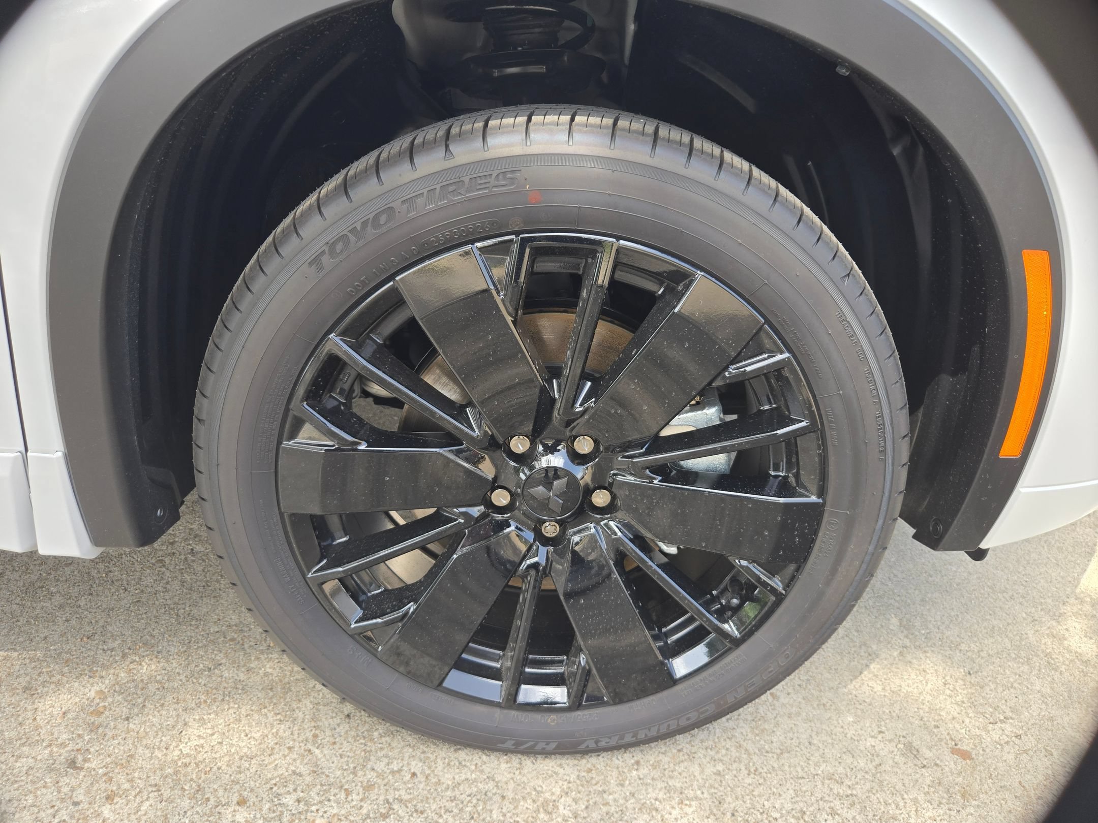 New 2026 Mitsubishi Outlander SEL Black Edition FWD image 24