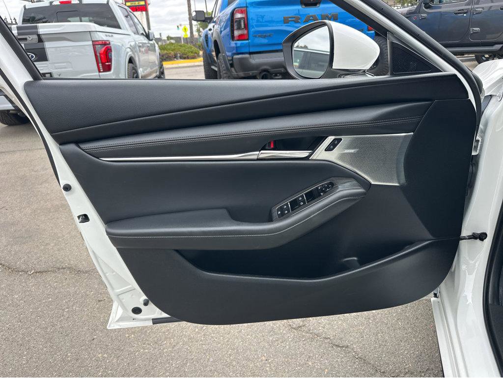 Used 2019 MAZDA MAZDA3 Hatchback w/ Premium Package image 15