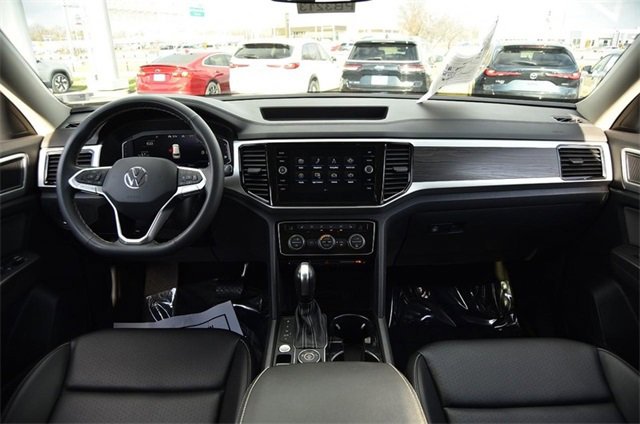 Certified 2022 Volkswagen Atlas SE image 7