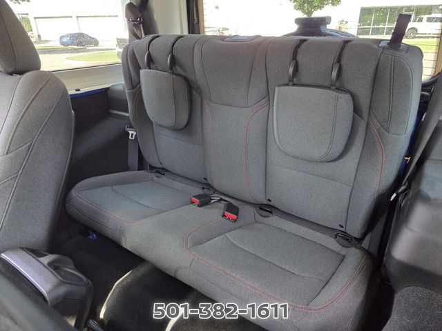 Used 2024 Jeep Wrangler Rubicon w/ Convenience Group AWD/4WD image 10