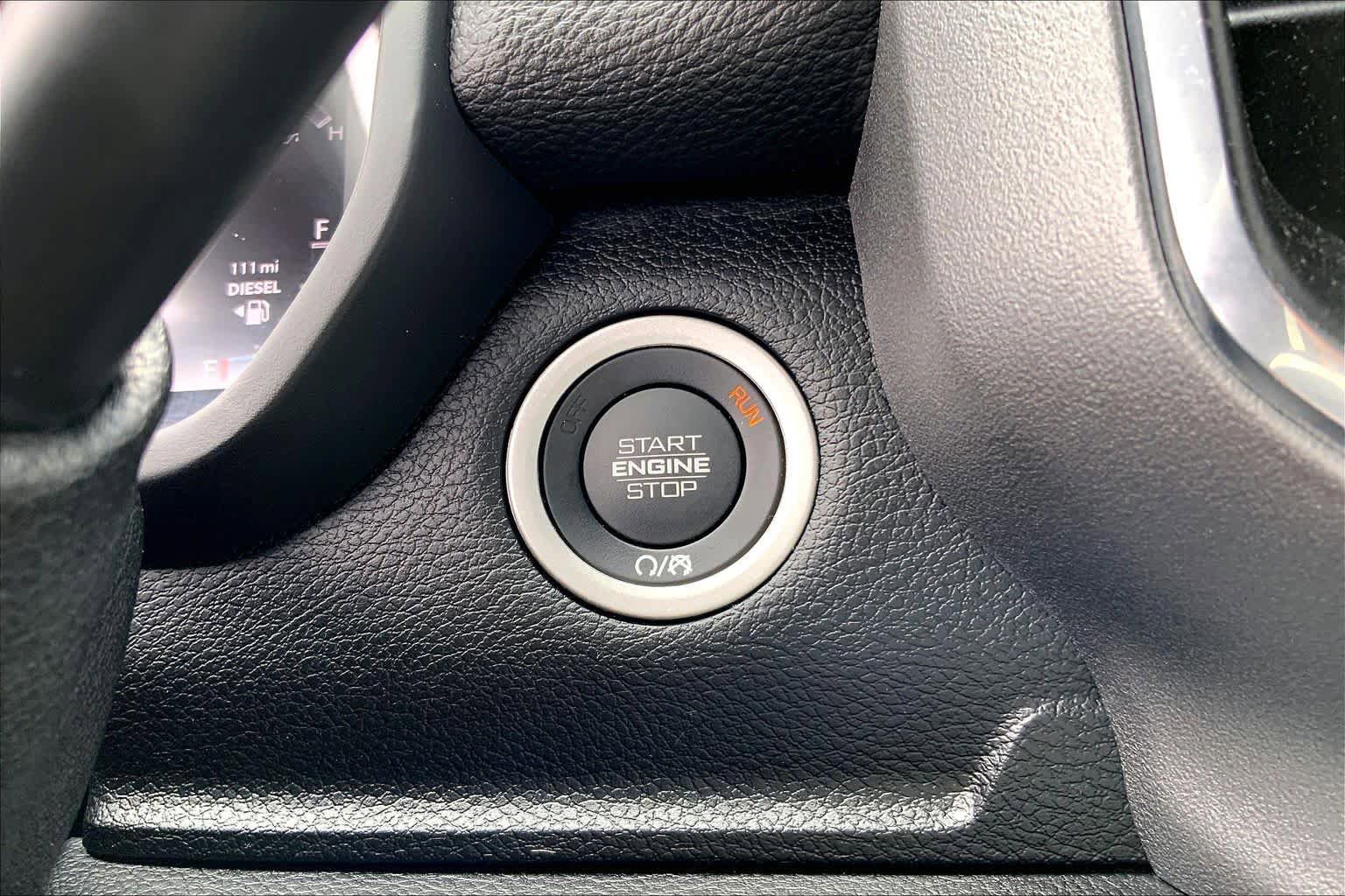 Used 2025 RAM 2500 Laramie AWD/4WD image 30