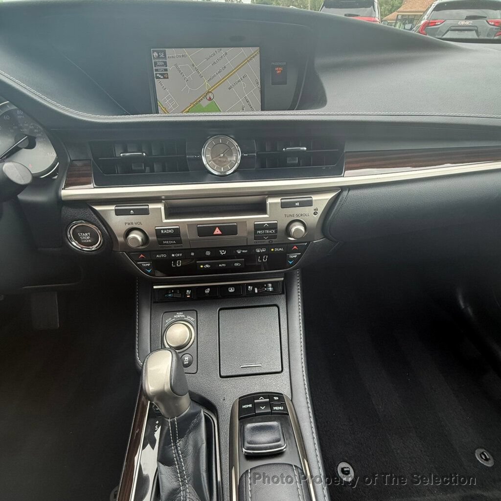 Used 2018 Lexus ES 350 w/ Luxury Package w/Wood Trim FWD image 34