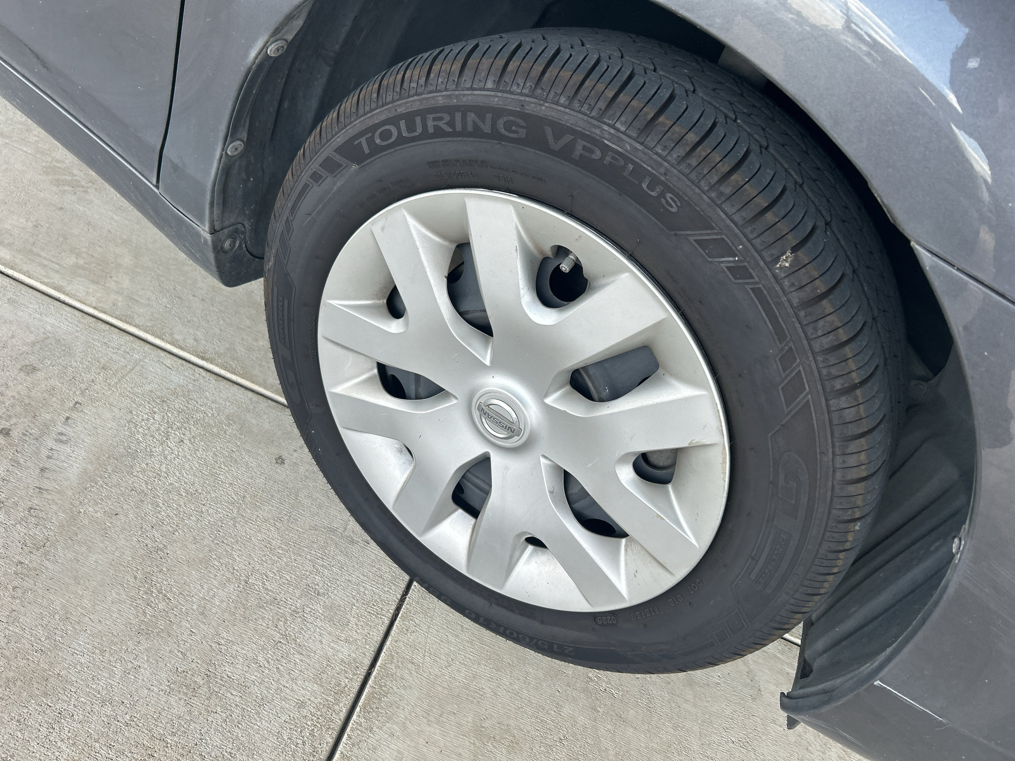 Used 2010 Toyota Camry LE FWD image 31