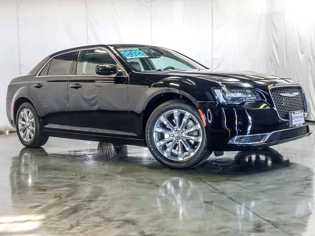Used 2023 Chrysler 300 Touring AWD/4WD video 2