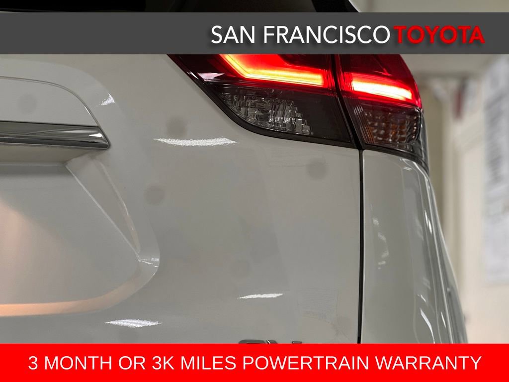 Used 2019 Nissan Rogue SV w/ Premium Package image 10