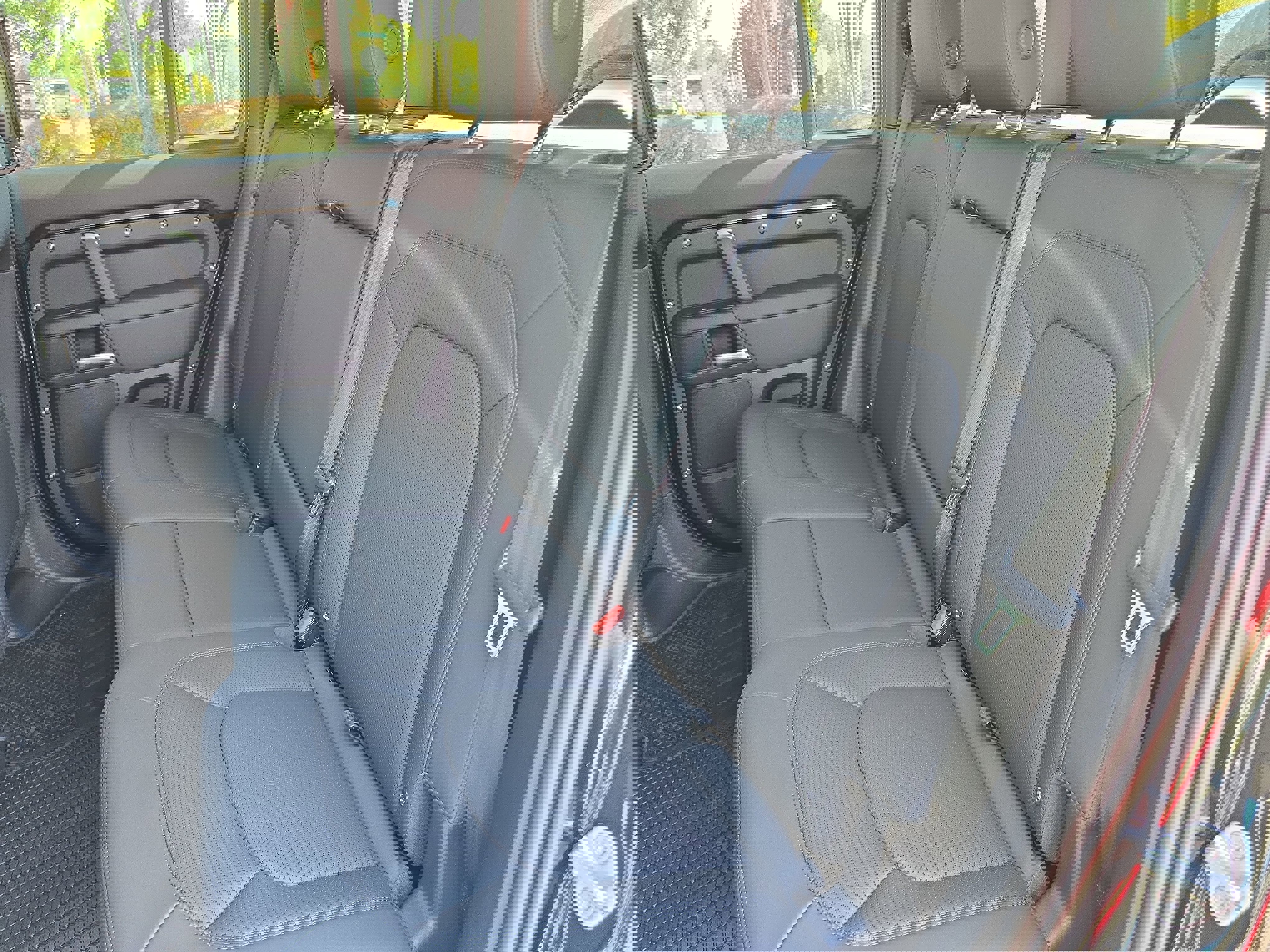 New 2025 Land Rover Defender 110 S image 13