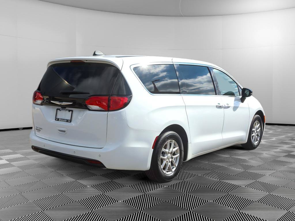 New 2026 Chrysler Voyager LX FWD image 6