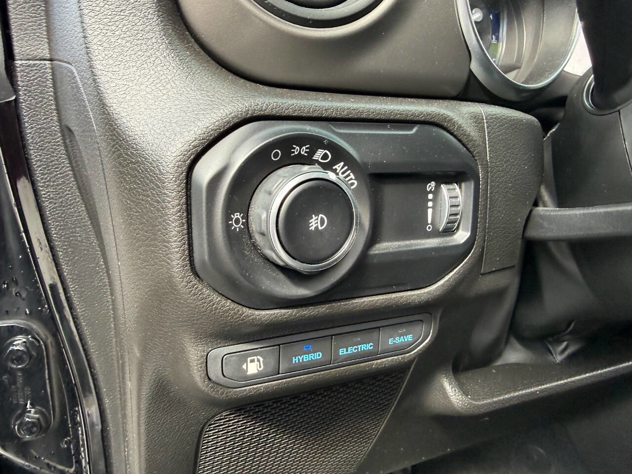 Used 2023 Jeep Wrangler Unlimited w/ Cold Weather Group AWD/4WD image 17