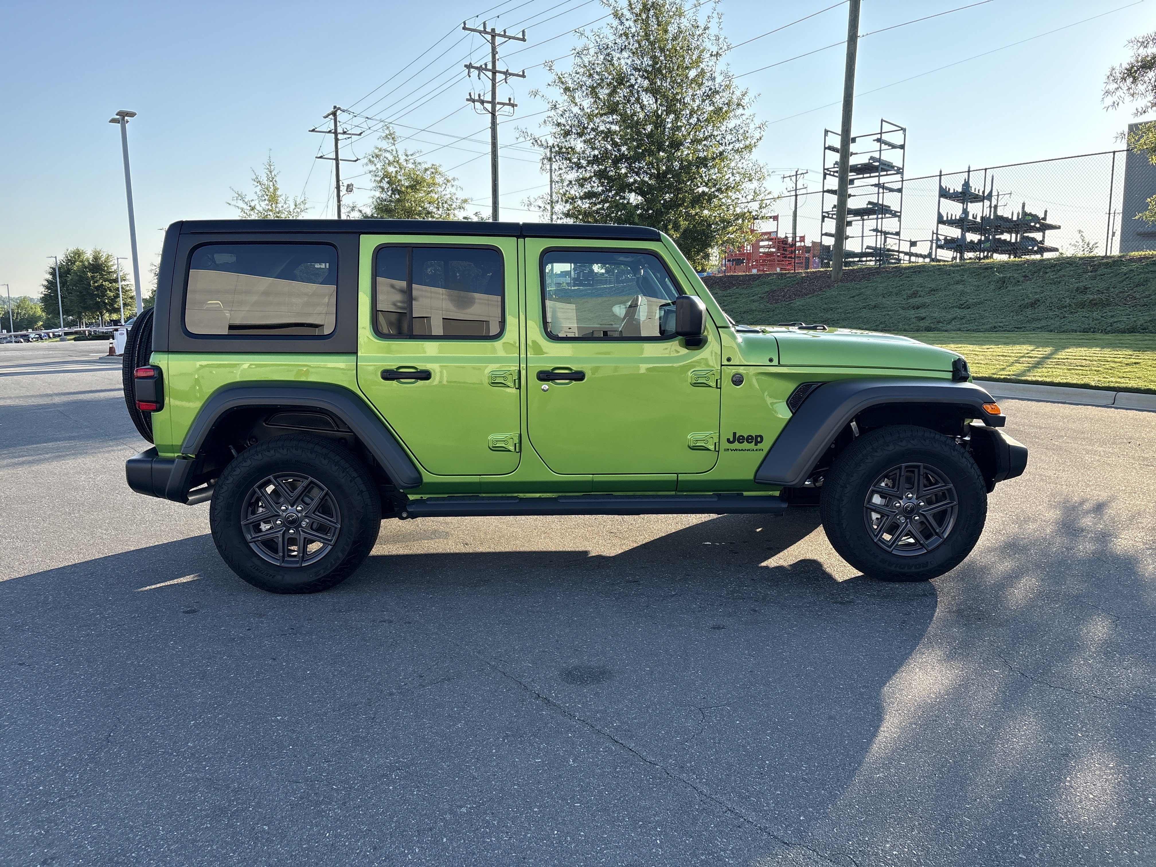 Used 2025 Jeep Wrangler Unlimited Sport AWD/4WD image 10