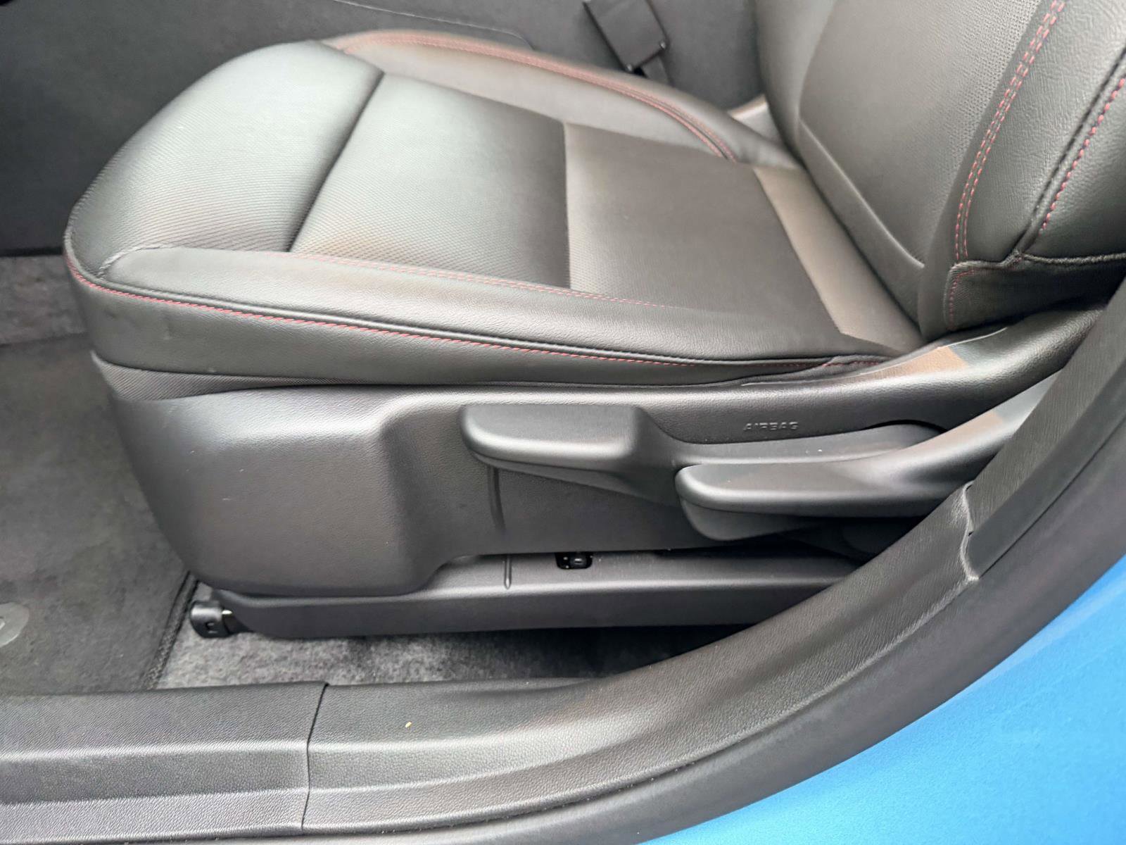 Certified 2025 Chevrolet Trax RS w/ Driver Confidence Package image 15