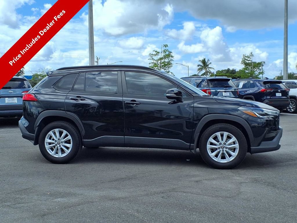 Used 2024 Toyota Corolla Cross LE FWD image 9