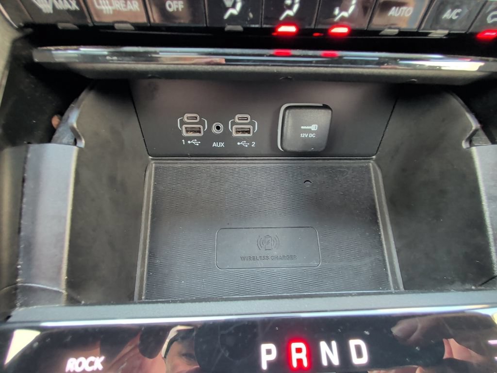 Used 2023 Jeep Grand Cherokee Summit w/ Luxury Tech Group V AWD/4WD image 24