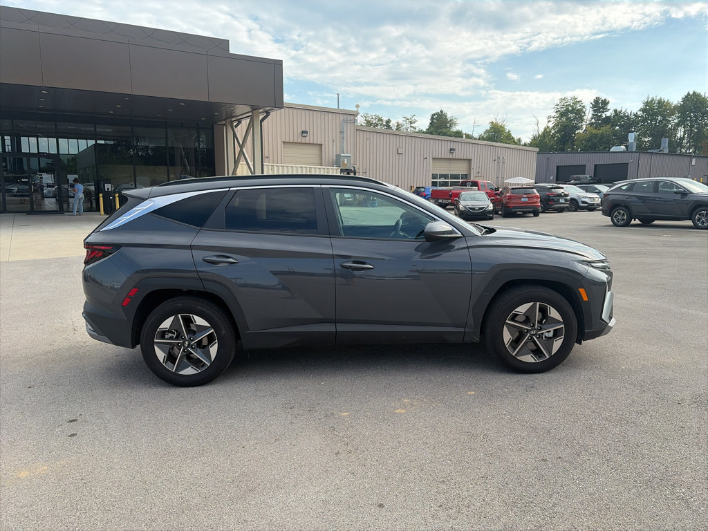 Used 2026 Hyundai Tucson SEL Plus FWD image 2