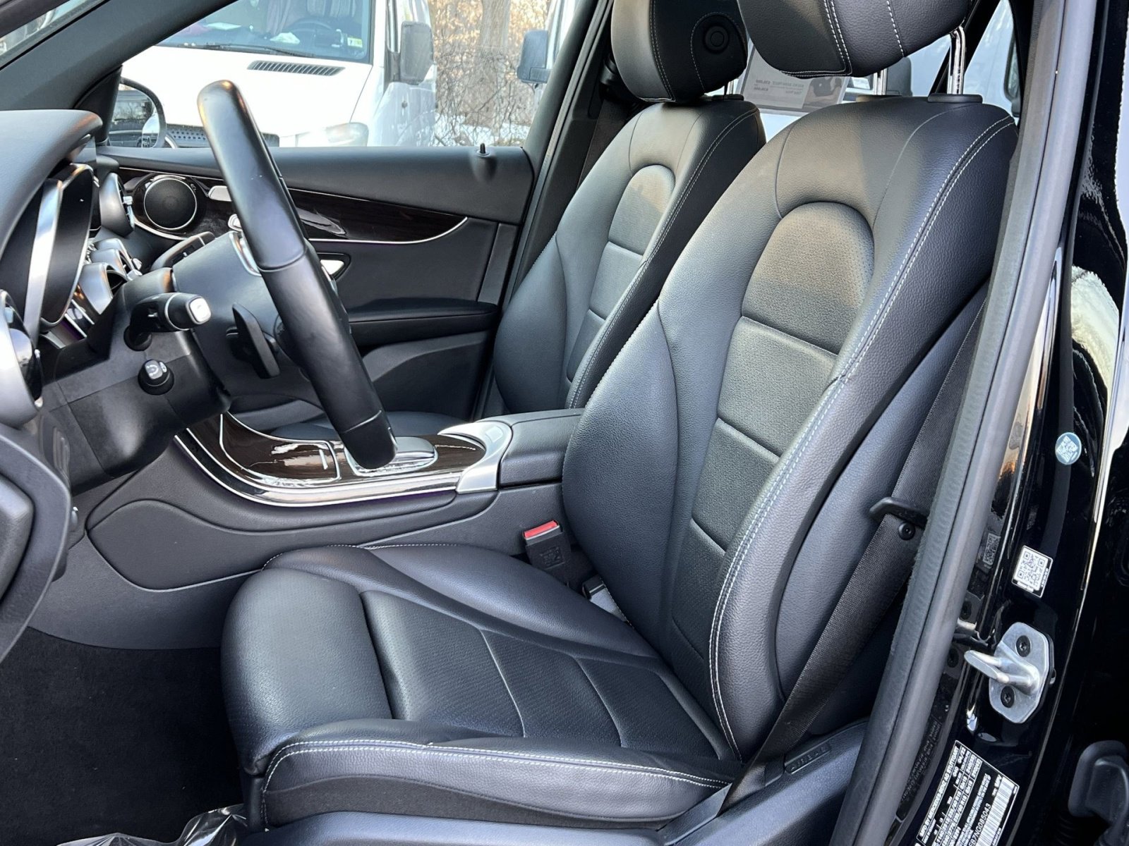 Certified 2022 Mercedes-Benz GLC 300 4MATIC w/ Premium Package Lite image 11