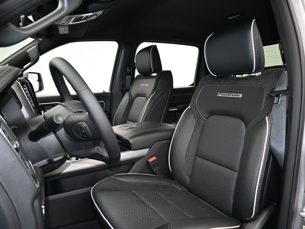 Used 2025 RAM 1500 Laramie image 10