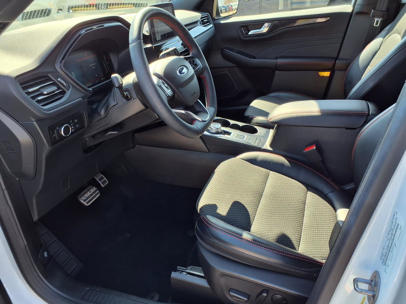 Certified 2023 Ford Escape ST-Line AWD/4WD image 14