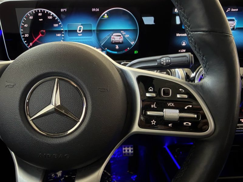 Used 2020 Mercedes-Benz GLB 250 w/ AMG Line image 23