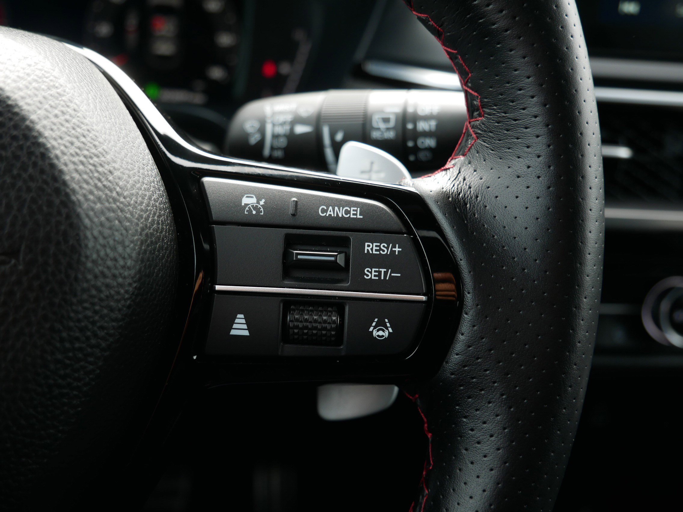 Certified 2025 Acura ADX A-Spec image 29