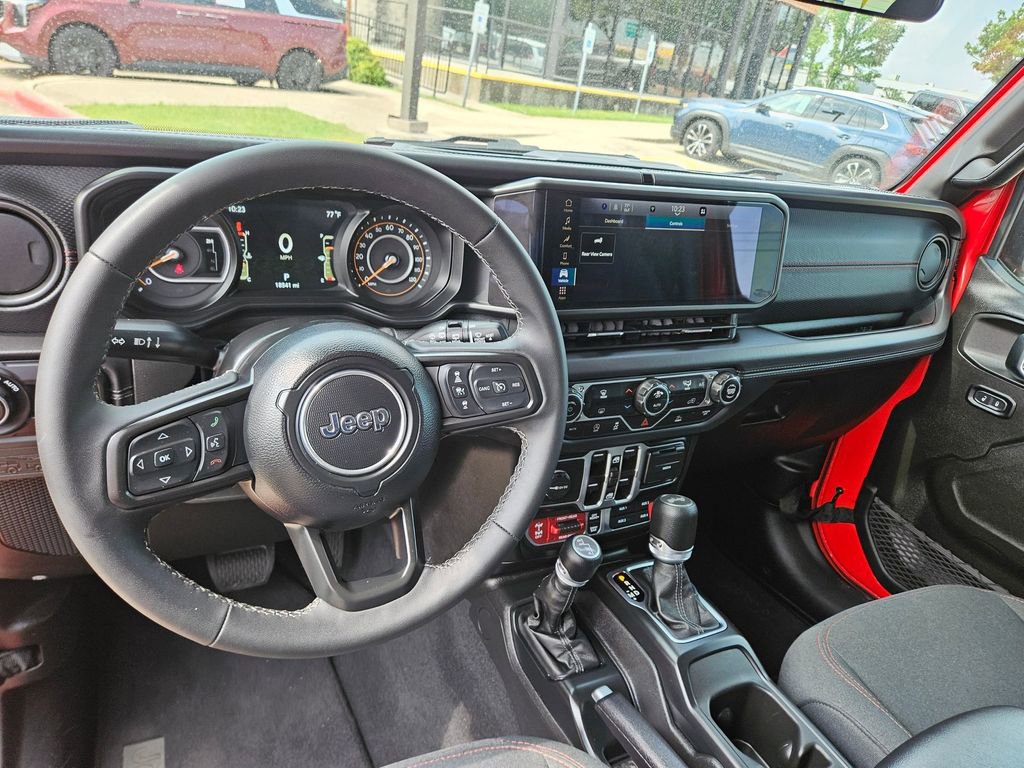 Used 2025 Jeep Wrangler Unlimited Rubicon image 15