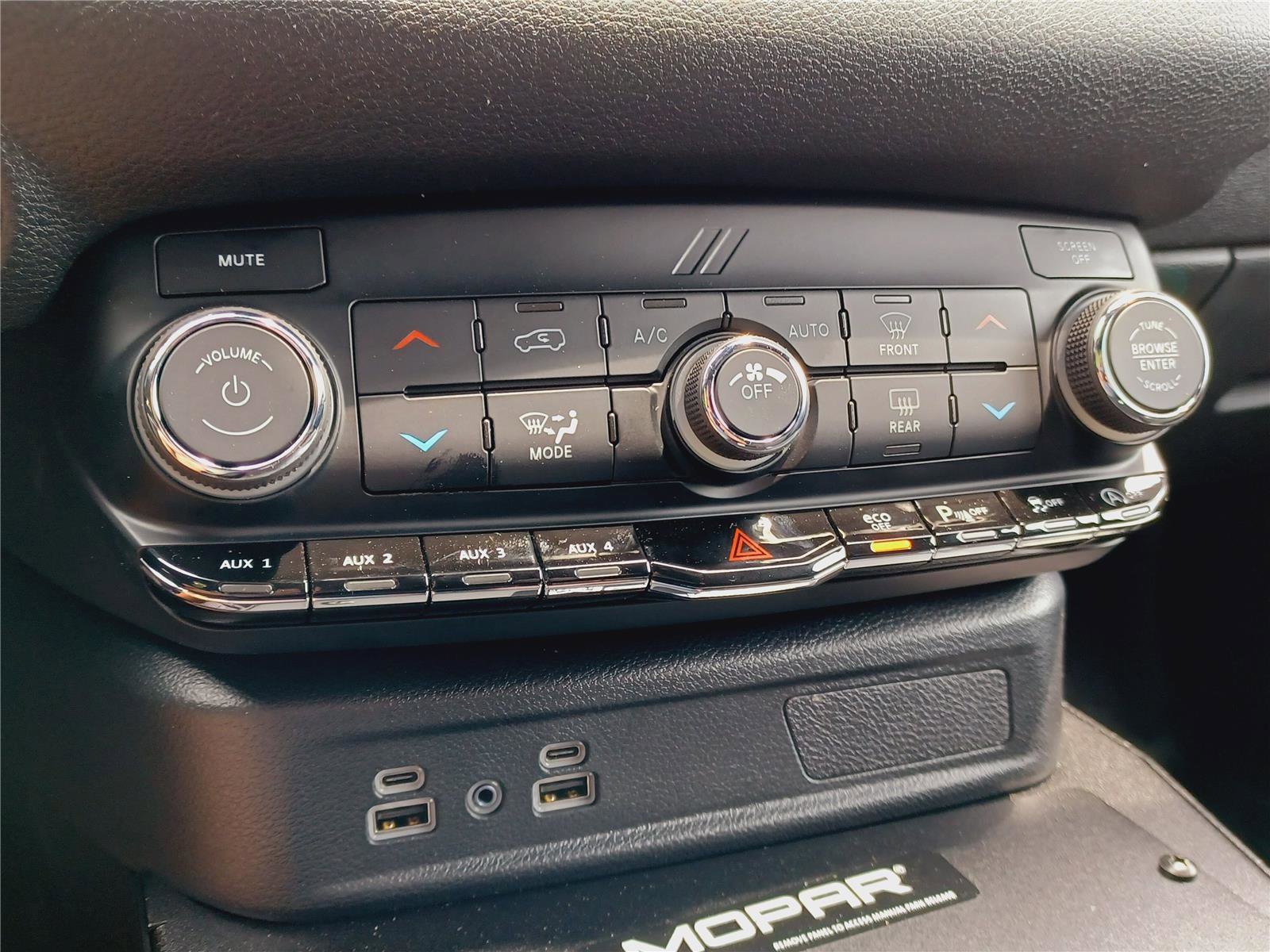 New 2026 Dodge Durango AWD w/ Skid Plate Group image 23