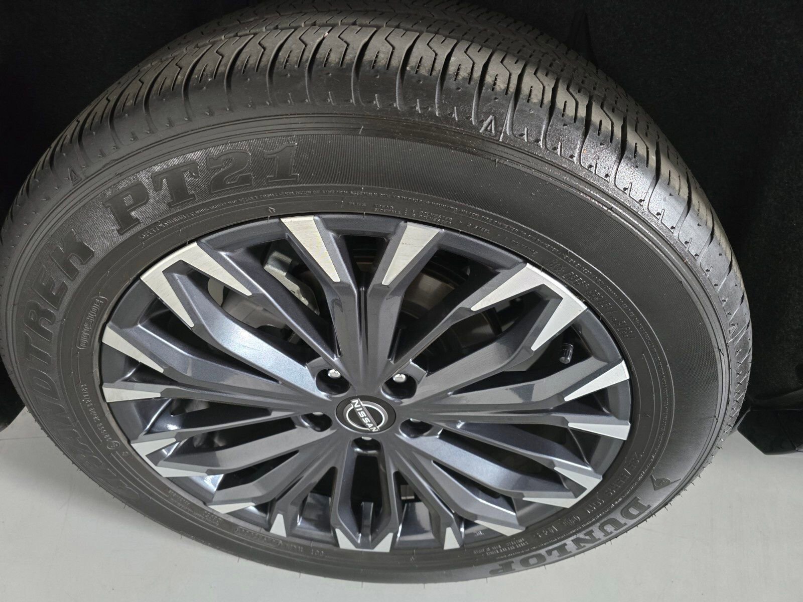 Used 2024 Nissan Rogue Platinum w/ Platinum Premium Package image 12