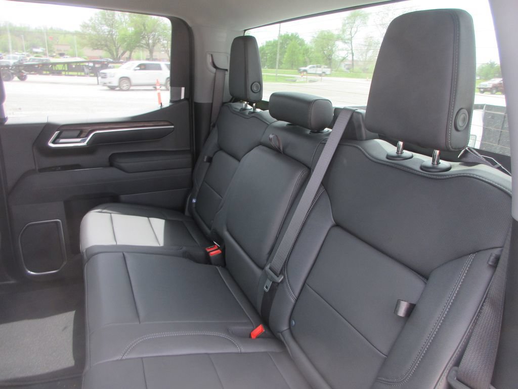 New 2026 GMC Sierra 1500 SLT w/ SLT Premium Package AWD/4WD image 16