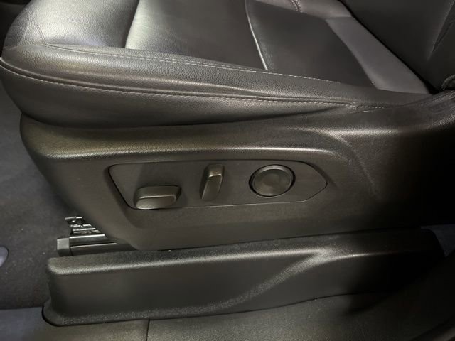 Used 2024 Chevrolet Suburban LT AWD/4WD image 46