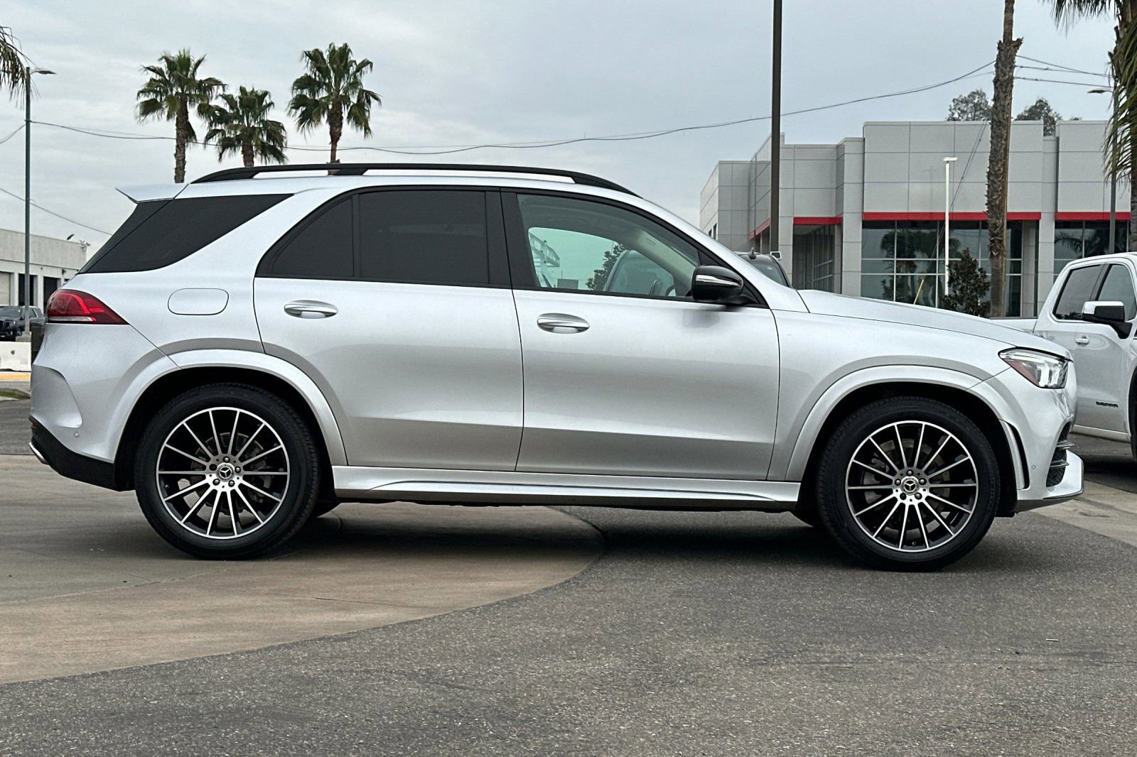 Used 2021 Mercedes-Benz GLE 350 GLE 350 4MATIC image 3
