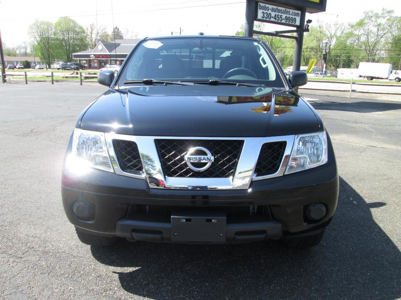 Used 2015 Nissan Frontier SV AWD/4WD image 8
