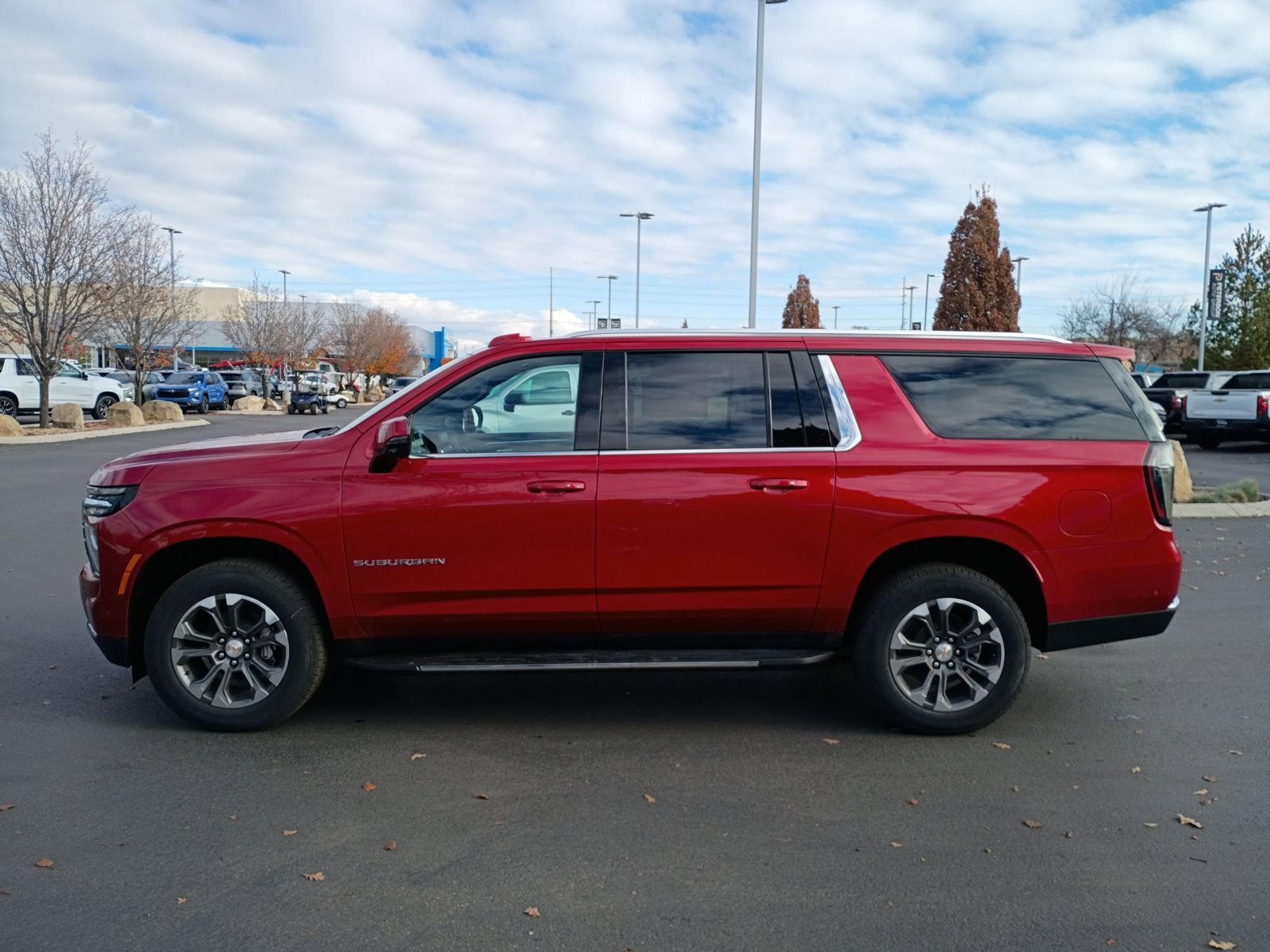 New 2026 Chevrolet Suburban LT image 14