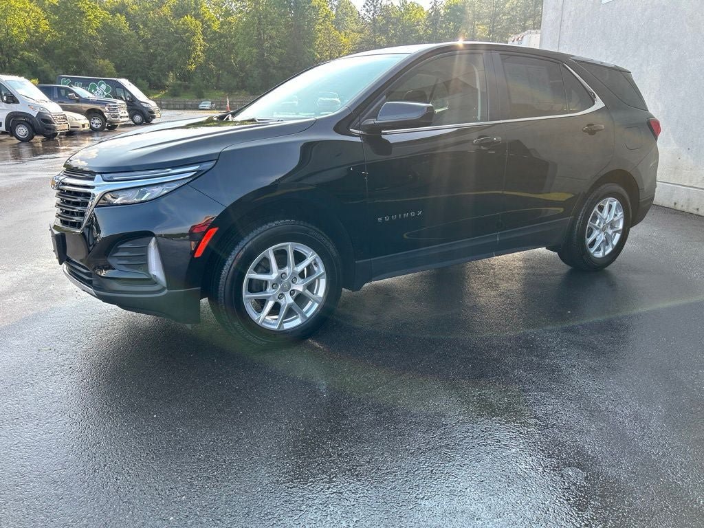 Used 2023 Chevrolet Equinox LT AWD/4WD image 2