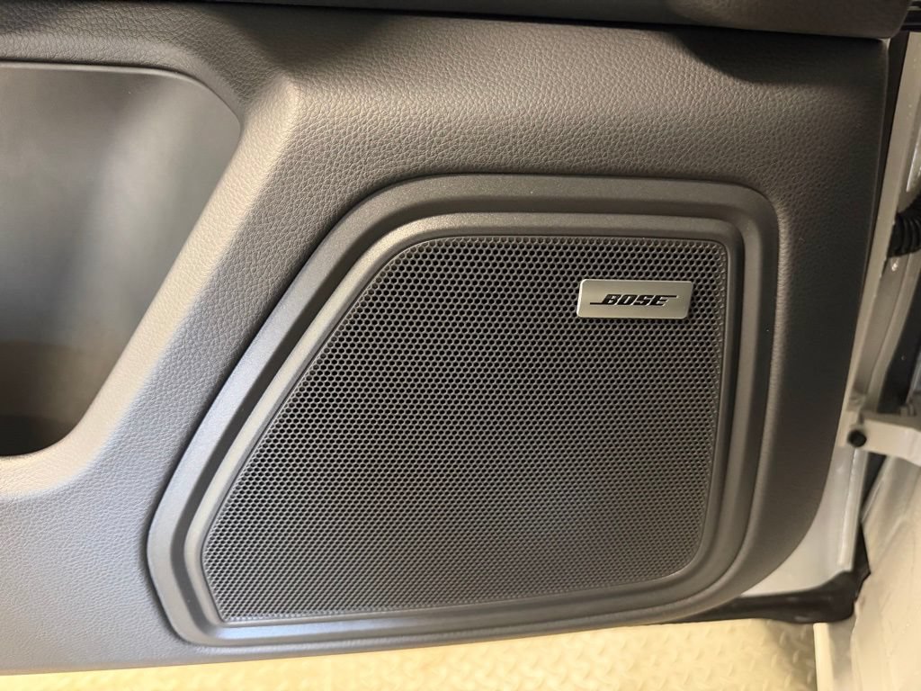 Certified 2026 Porsche Macan AWD/4WD image 9