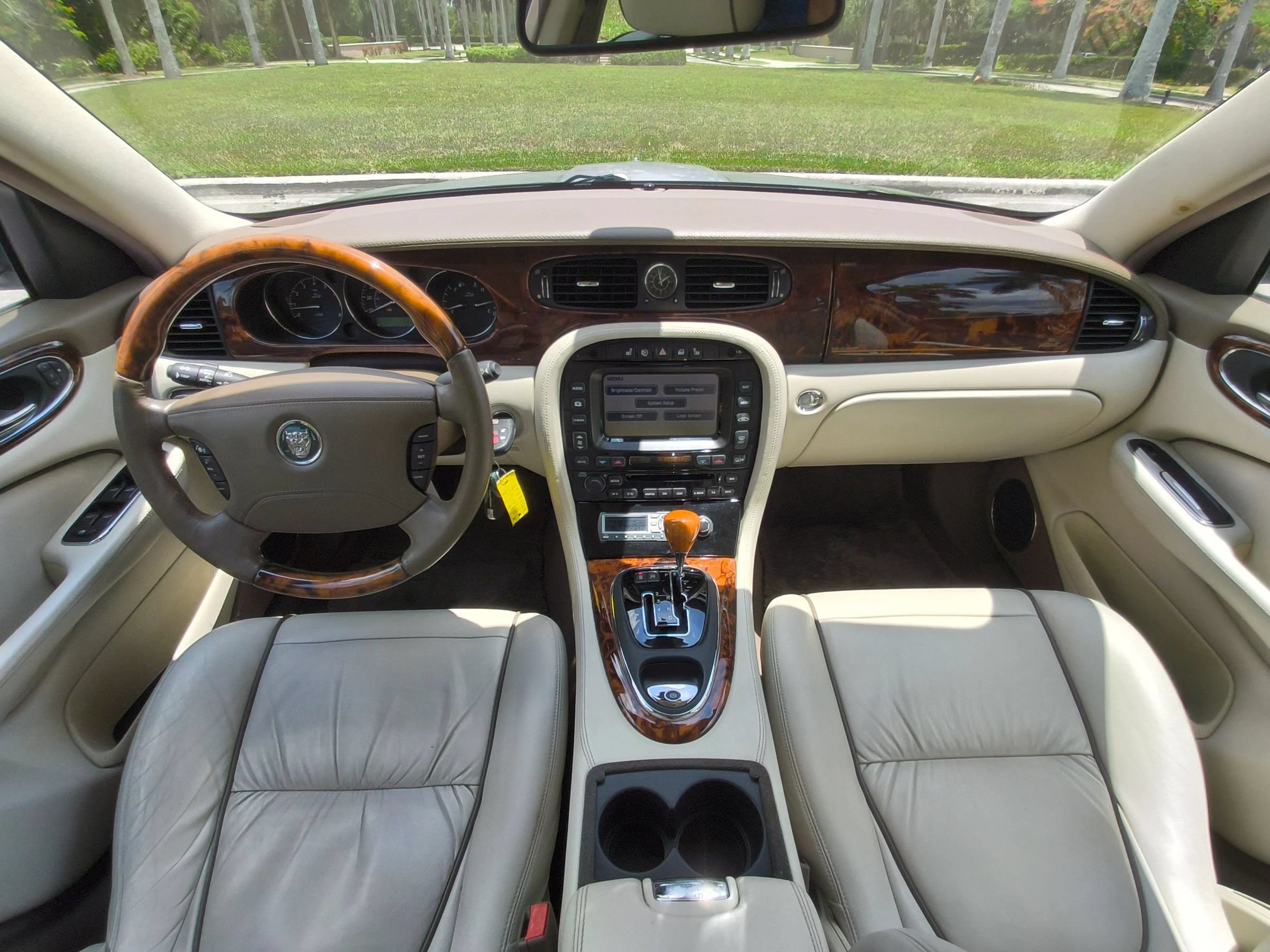 Used 2006 Jaguar XJ Vanden Plas RWD image 10