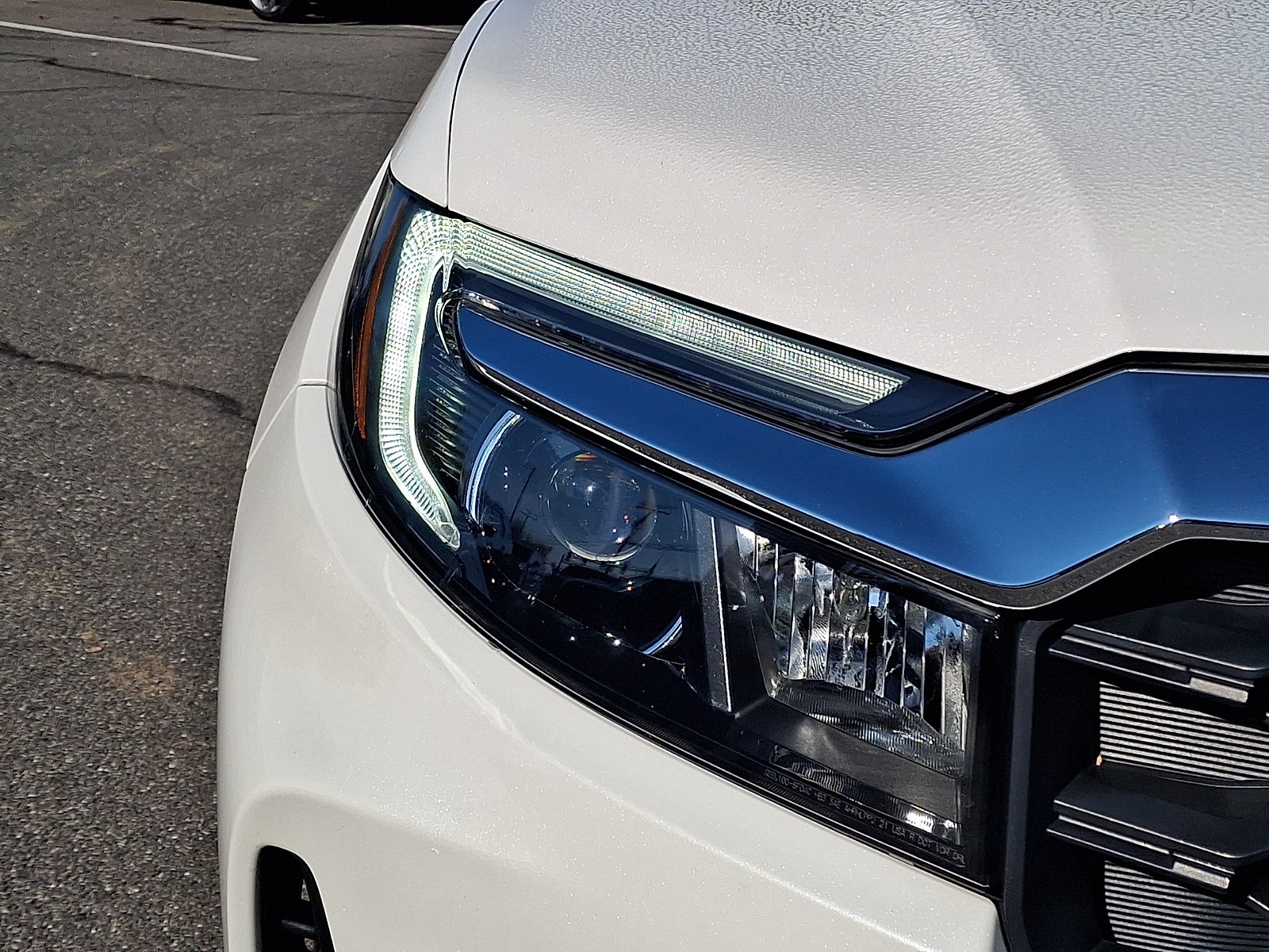 Used 2024 Honda Passport EX-L image 9