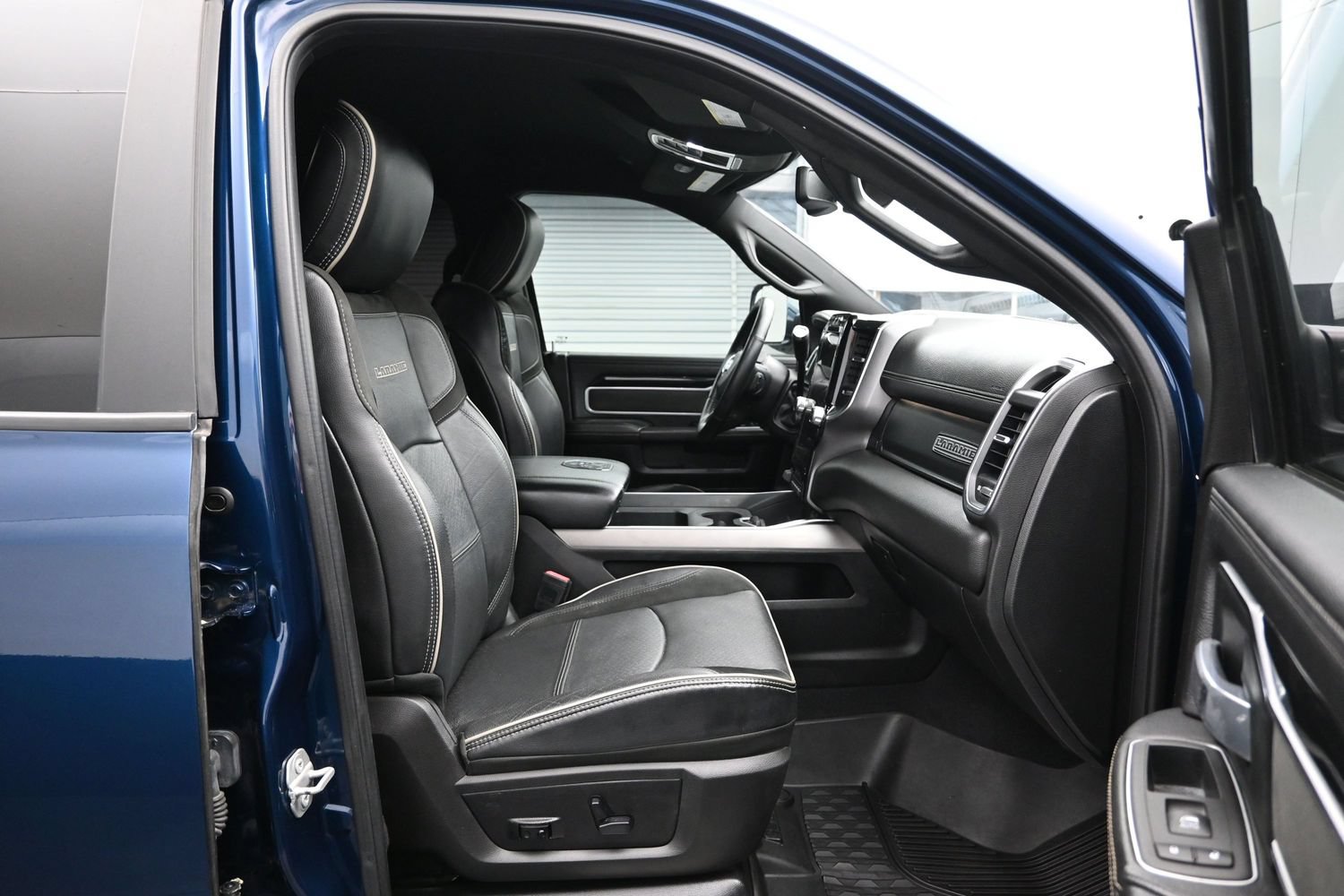 Used 2020 RAM 2500 Laramie AWD/4WD image 13