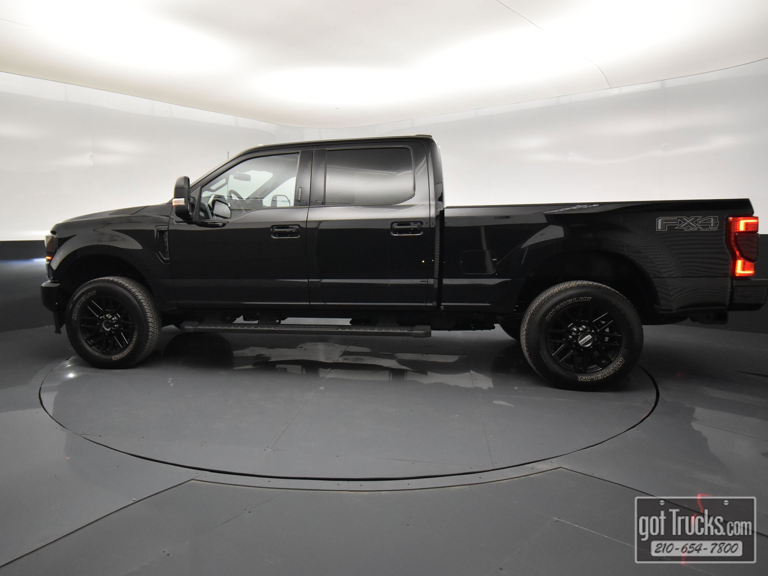 Used 2022 Ford F250 Lariat w/ Lariat Ultimate Package image 3