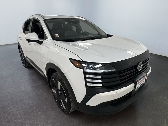 Certified 2025 Nissan Kicks SR image 1