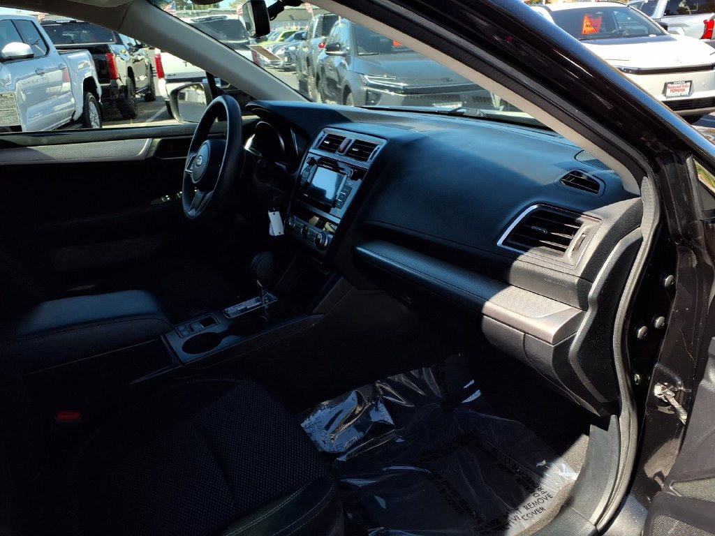 Used 2019 Subaru Outback 2.5i AWD/4WD image 34