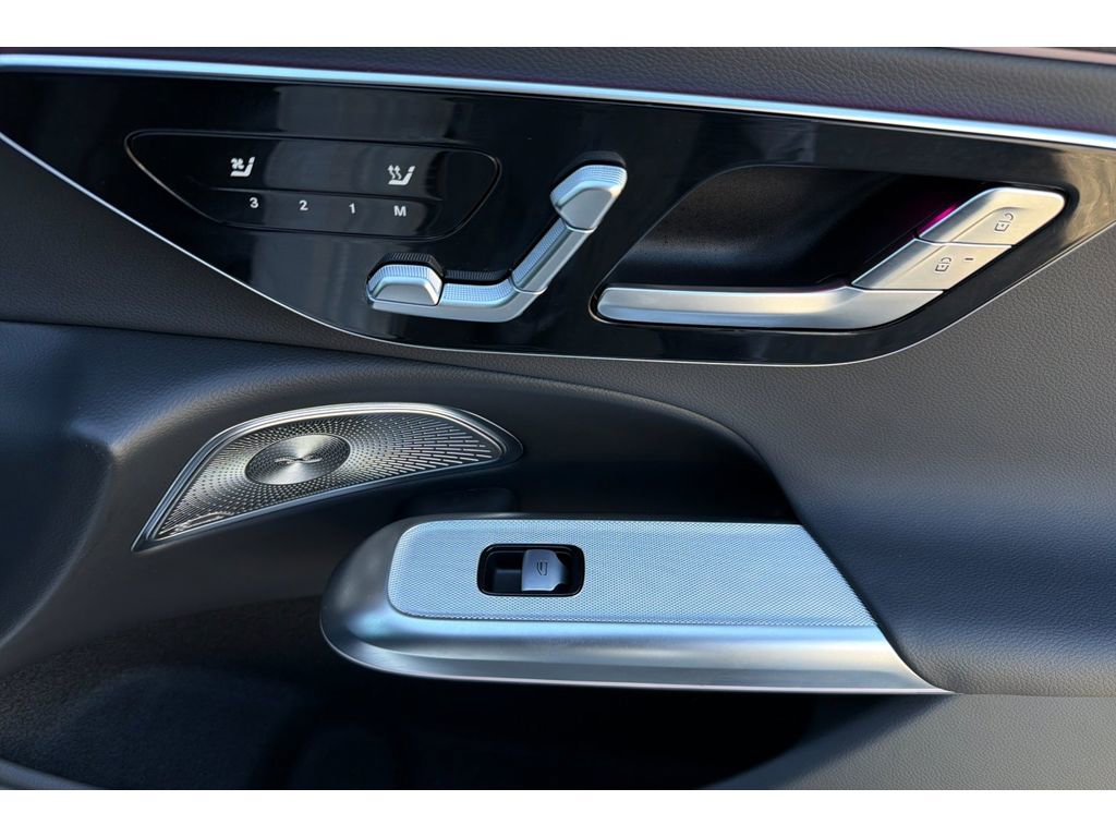 Used 2025 Mercedes-Benz E 350 Sedan image 18