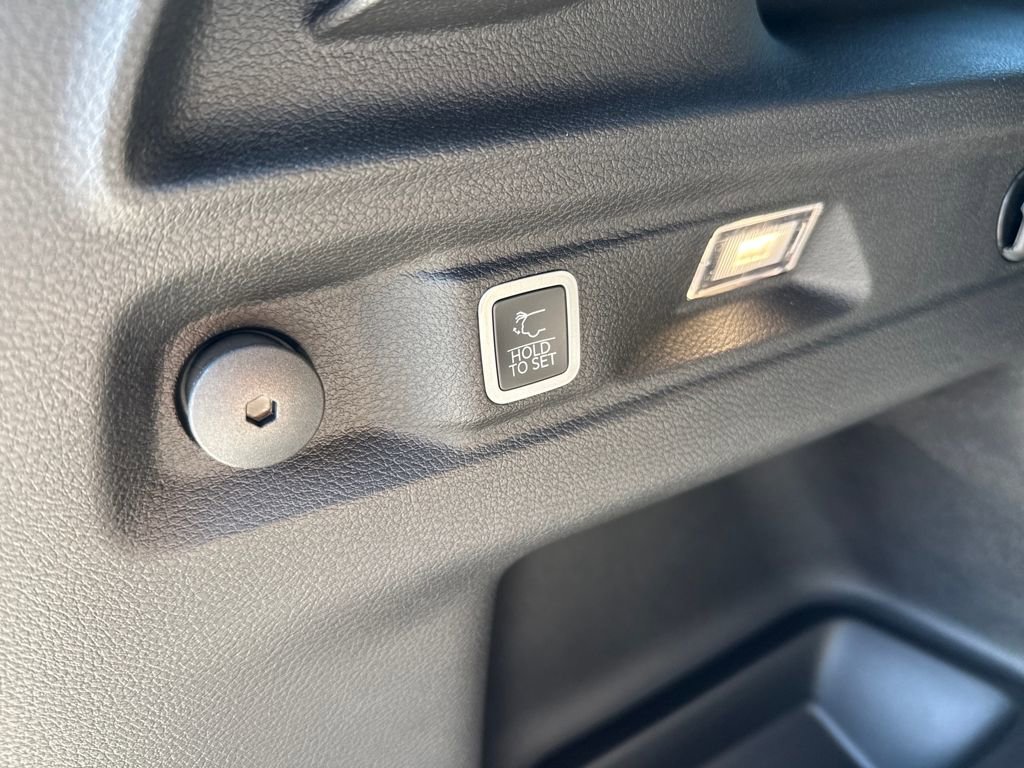 New 2025 Jeep Grand Cherokee L Laredo w/ Luxury Tech Group I image 29