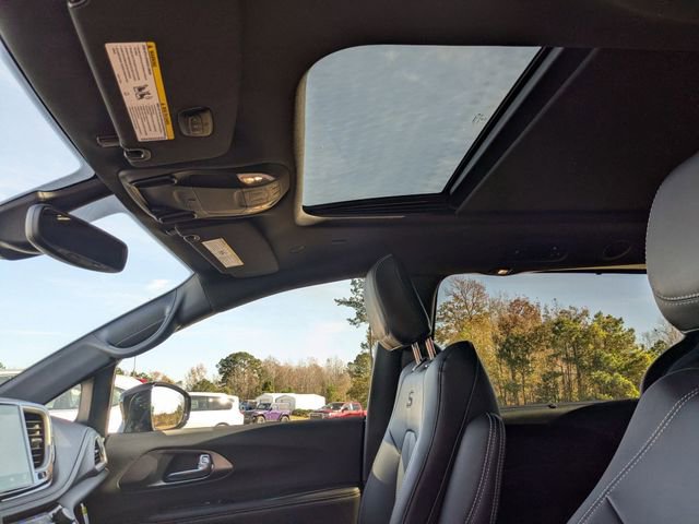 New 2026 Chrysler Pacifica Select w/ S Appearance Package FWD image 25
