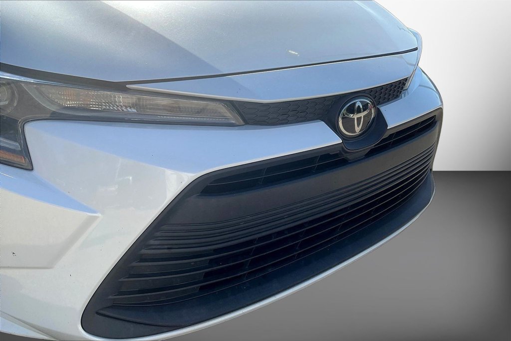 Used 2023 Toyota Corolla LE FWD image 30
