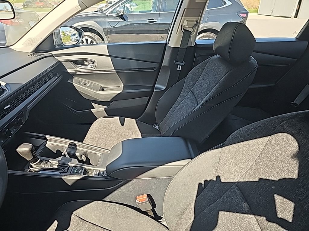 Used 2025 Honda Accord SE image 9