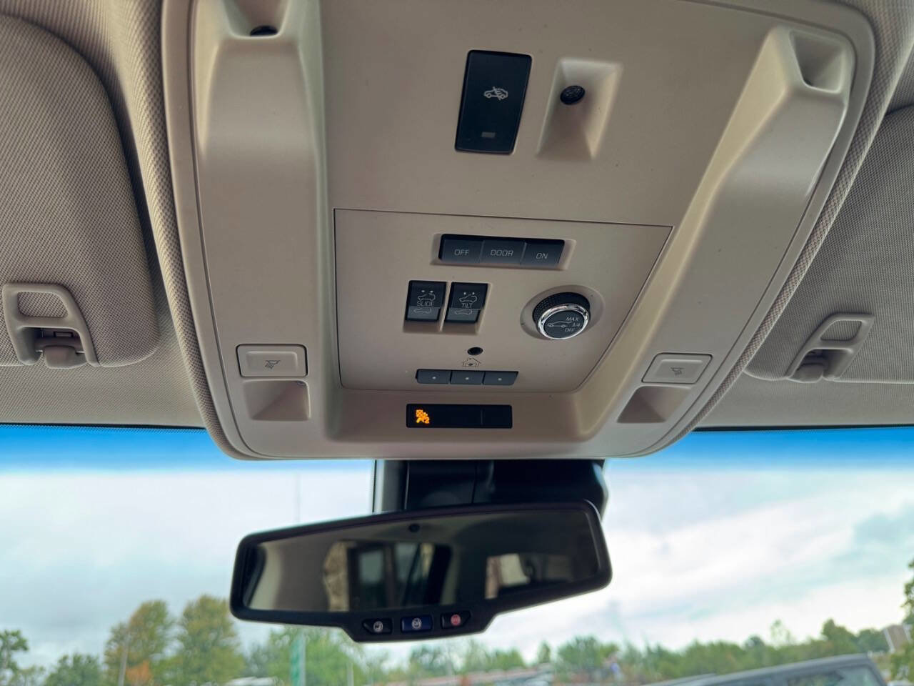 Used 2019 GMC Yukon XL Denali image 32